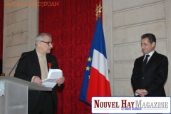 Cérémonie de remise des insignes de la Légion d'Honneur à Arsène Tchakarian