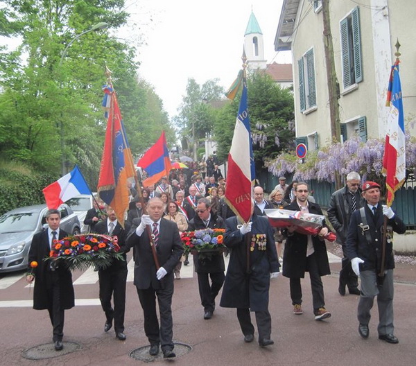 Dépôt de gerbes à Chaville