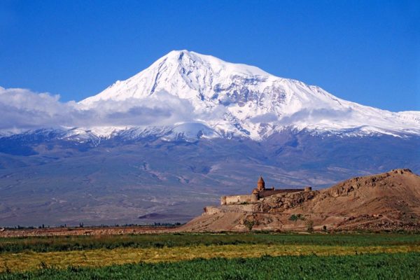 « Ouvre les yeux Ararat »  : Hayrenik Hebdo