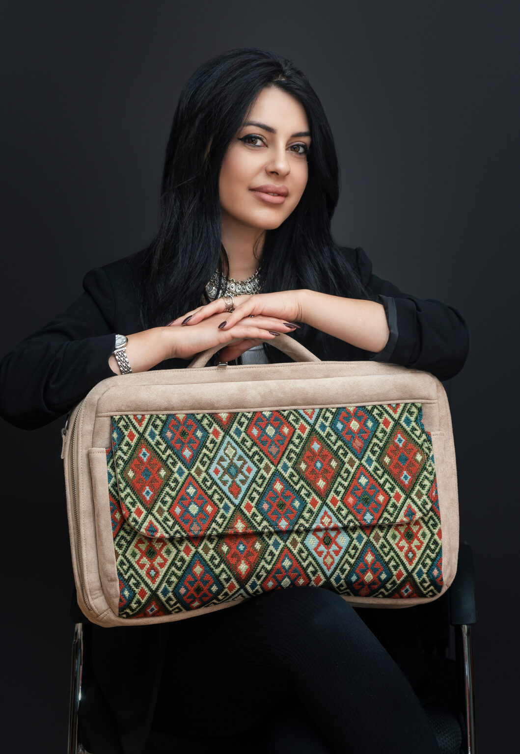 Laura Balayan de Sewing for Armenia