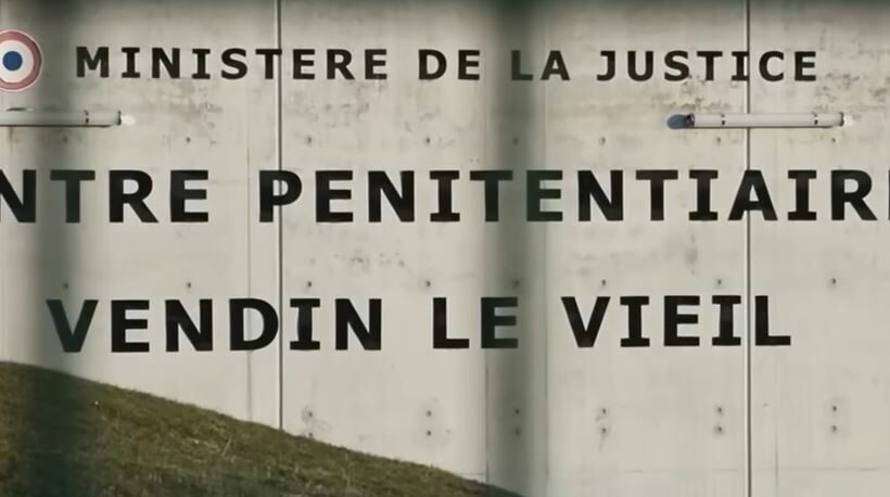 Salah Abdeslam : son ex-compagne et deux complices mis en examen pour un projet d'attentat et la remise d'une clé USB djihadiste en détention, à trois jours des commémorations des attentats du 13-Novembre