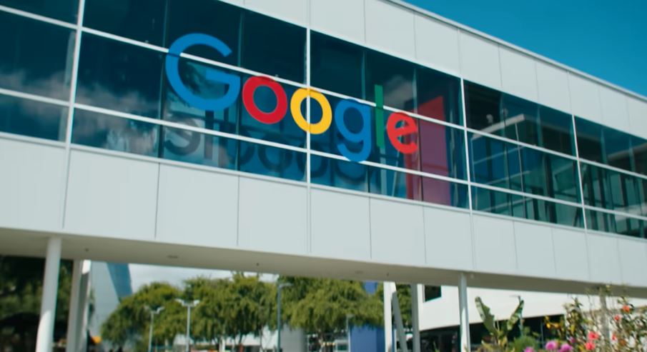 Bruxelles lance une enquête contre Google pour discrimination à l'égard des éditeurs de médias, dans un contexte de tensions tarifaires avec Donald Trump - 30 novembre 2023