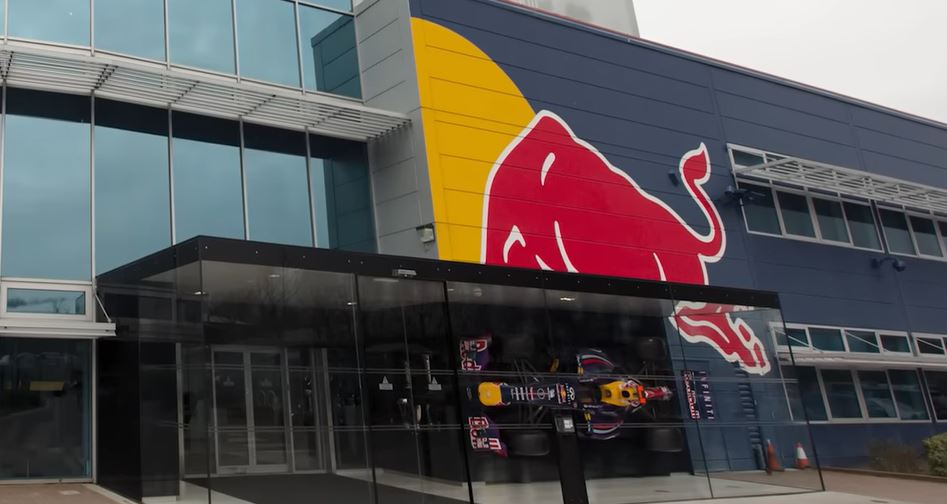 Bruxelles cible ce jeudi 13 novembre Red Bull pour abus de position dominante : enquête ouverte sur des pratiques anticoncurrentielles