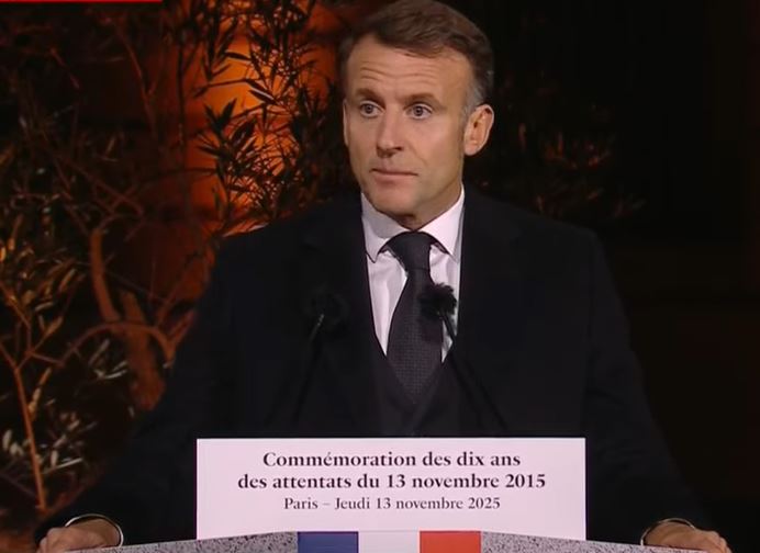 Dix ans après les attentats du 13 Novembre 2015 : Emmanuel Macron souligne la résilience de la République lors des hommages aux victimes