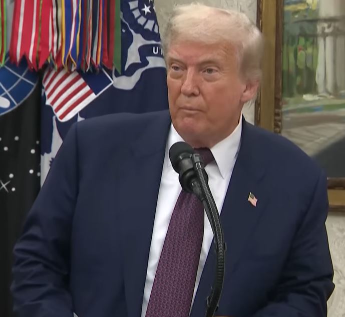 Donald Trump annule des droits de douane sur le café, le bœuf et les bananes pour alléger le coût de la vie des Américains, le décret entre en vigueur ce vendredi 14 novembre 2025