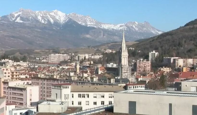 Drame à Gap : une femme de 60 ans se suicide avec une tronçonneuse en pleine affluence, le samedi 15 novembre