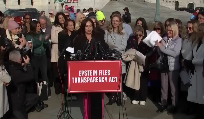 Affaire Epstein : le Congrès américain a voté ce mardi 18 novembre 2025, pour la publication des enquêtes sur le criminel sexuel, Trump doit désormais promulguer la mesure