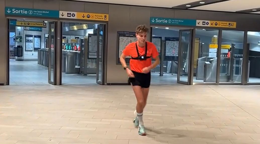 Gabriel Anger réalise un exploit : il court 900 mètres aussi vite que le métro de Rennes en 3’22’’ ce dimanche 23 novembre 2025 !