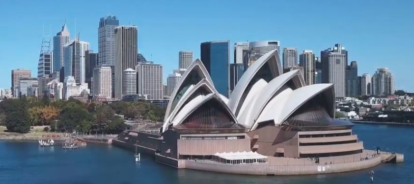 Vérification d'âge : Les Australiens pourront utiliser leur compte bancaire, une pièce d'identité ou une photo pour confirmer leur identité selon les autorités ce lundi 24 novembre 2025