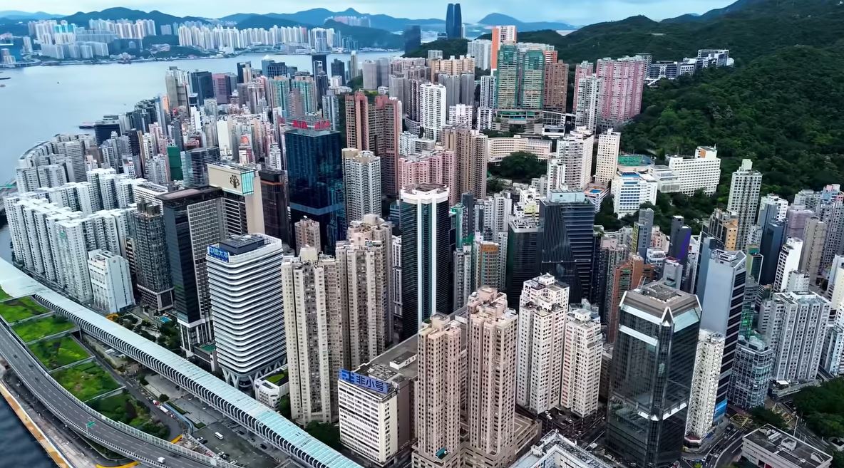 Paris et Hong Kong, champions de l'inaccessibilité à la propriété : un rapport alarmant sur les prix et les revenus ce dimanche 23 novembre 2025