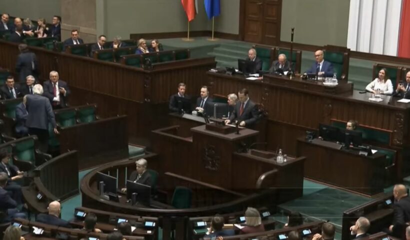 Varsovie dénonce le mémorial israélien pour avoir omis le contexte de l'occupation nazie dans l'imposition de l'étoile jaune en 1939 ce lundi 24 novembre 2025