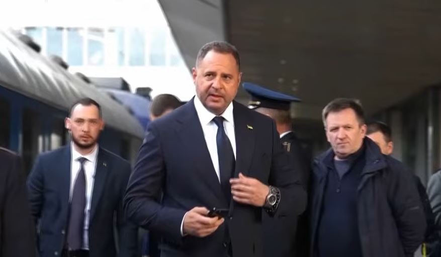 Départ inattendu d'Andriy Yermak, proche du président ukrainien : un coup dur alors que les États-Unis pressent Kiev pour un accord de paix avec la Russie ce samedi 29 novembre 2025