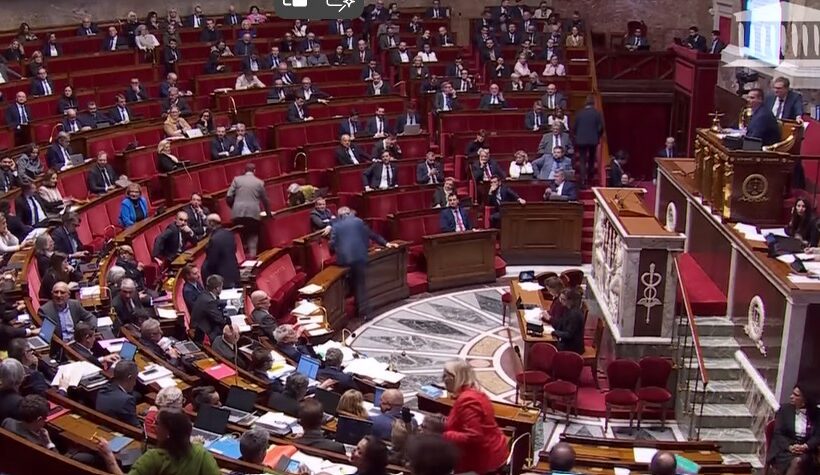 Assurance-vie dans la ligne de mire : les députés votent une taxe controversée