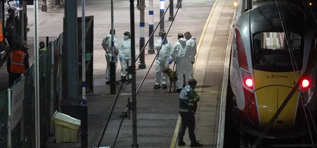 Terreur dans un train britannique : dix blessés, deux suspects arrêtés