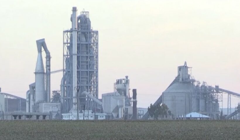 Le procès Lafarge : une multinationale française jugée pour avoir financé Daech