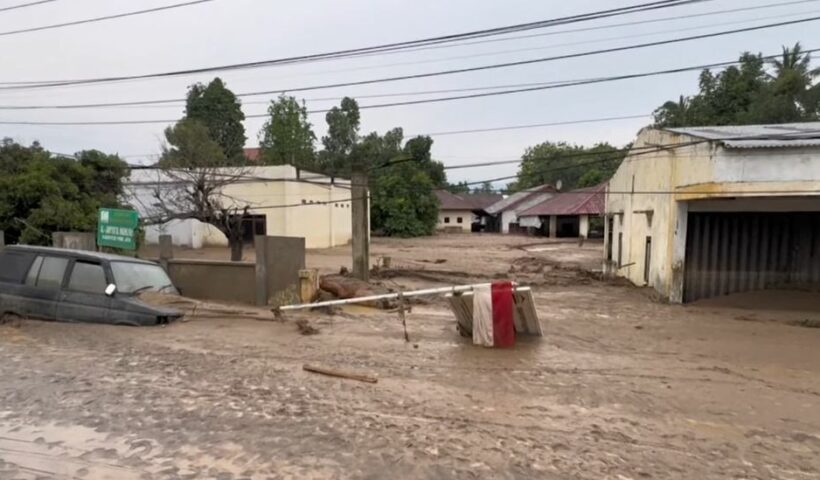 L’Indonésie déploie trois navires militaires pour secourir Sumatra en proie à des routes impraticables ce lundi 1er décembre 2025