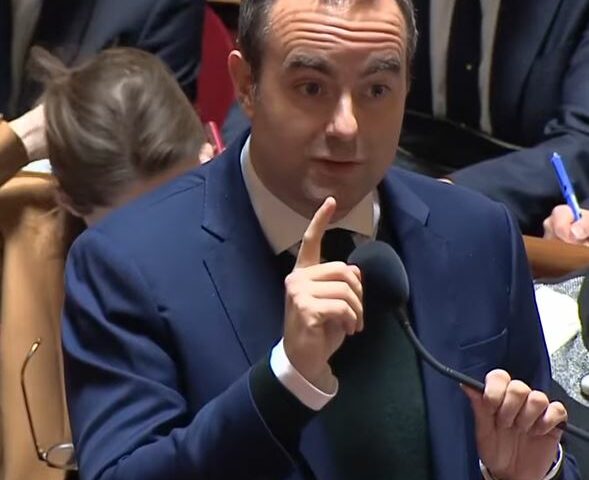 Compromis vital pour le Premier ministre : face au PS, l'enjeu du 49.3 se précise avant l'Assemblée nationale ce mardi 2 décembre 2025