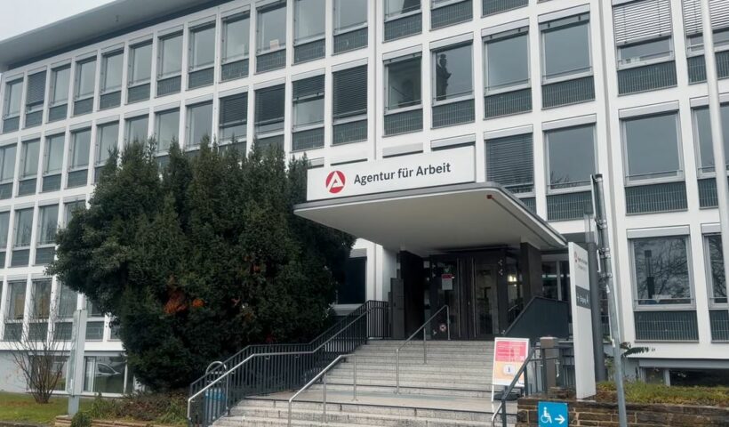 L'effondrement des recettes industrielles en Allemagne : 120 000 emplois perdus en trois ans, dont 50 000 dans l'automobile observé ce mercredi 3 décembre 2025