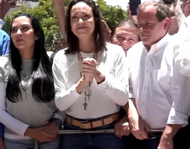 L'opposante vénézuélienne, Maria Corina Machado, contrainte à la clandestinité, décorée du prix Nobel de la paix pour son engagement en faveur de la démocratie ce mercredi 10 décembre 2025