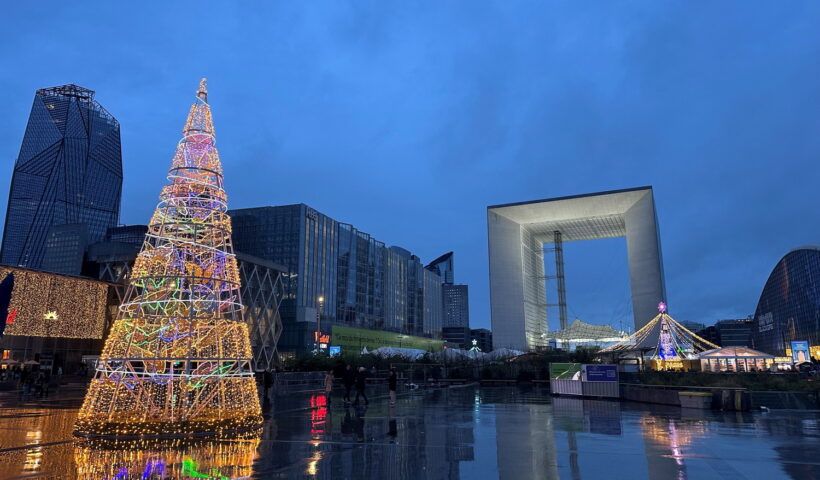 1,5 million de visiteurs au marché de Noël de La Défense : un record qui dépasse 2024 ce dimanche 14 décembre 2025