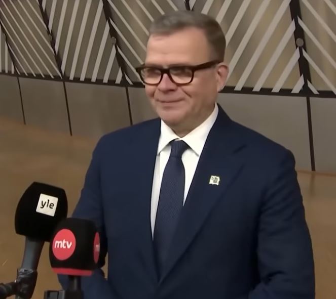 Députés d'extrême droite en soutien à Miss Finlande : des selfies controversés provoquent des excuses du Premier ministre Petteri Orpo ce jeudi 18 décembre 2025