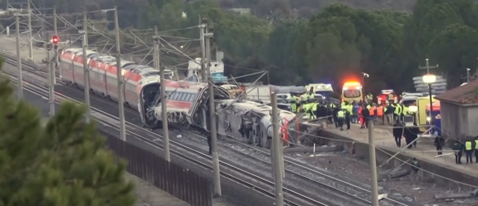 Accident ferroviaire à Adamuz : Plus de 100 blessés et 42 morts après le déraillement d'un train à grande vitesse ce dimanche 18 janvier 2026
