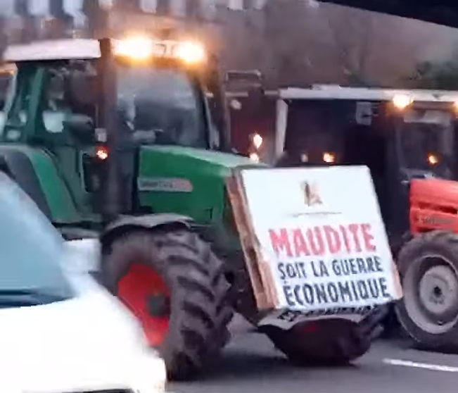 Opération escargot à Paris : 150 véhicules bloquent le périphérique pour protester contre la hausse du carburant ce lundi 30 mars 2026