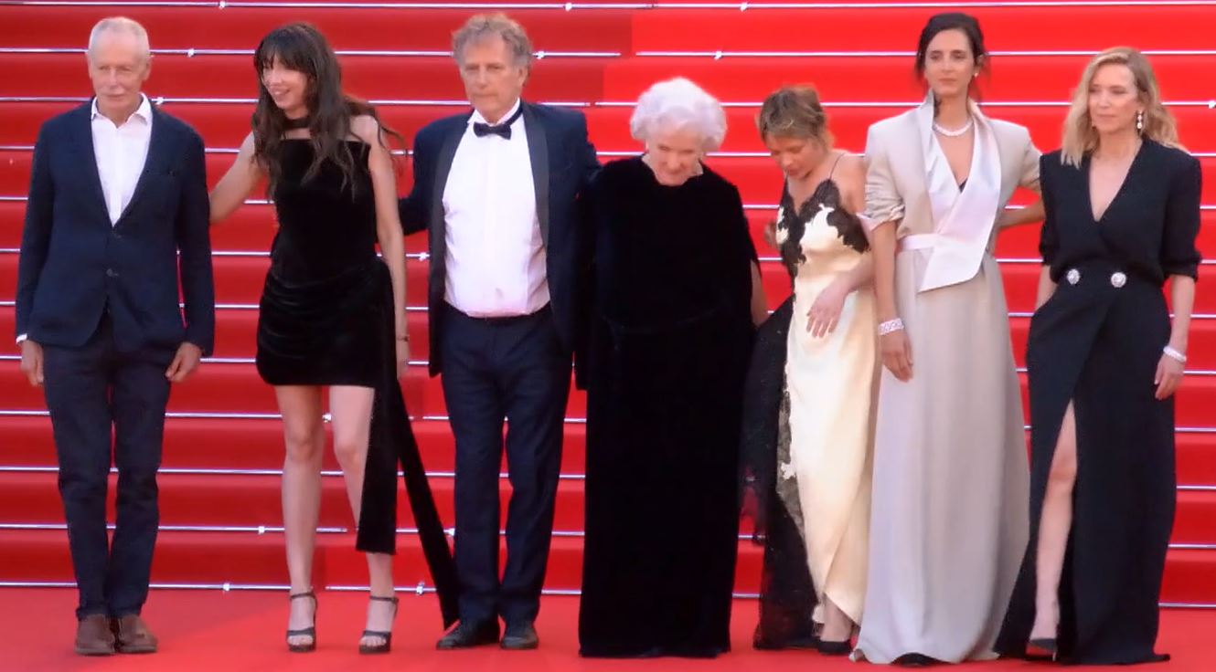 Redcarpet: Montée des marches de l'équipe du film "La vie d'une femme" de Charline Bourgeois-Tacquet ce mercredi 13 mai 2026