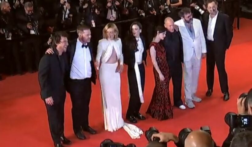 Montée des marches de l’équipe du film FULL PHIL réalisé par Quentin DUPIEUX