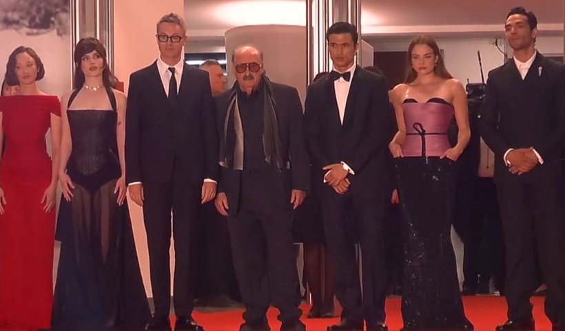 Montée des marches de l’équipe du film HER PRIVATE HELL réalisé par Nicolas WINDING REFN