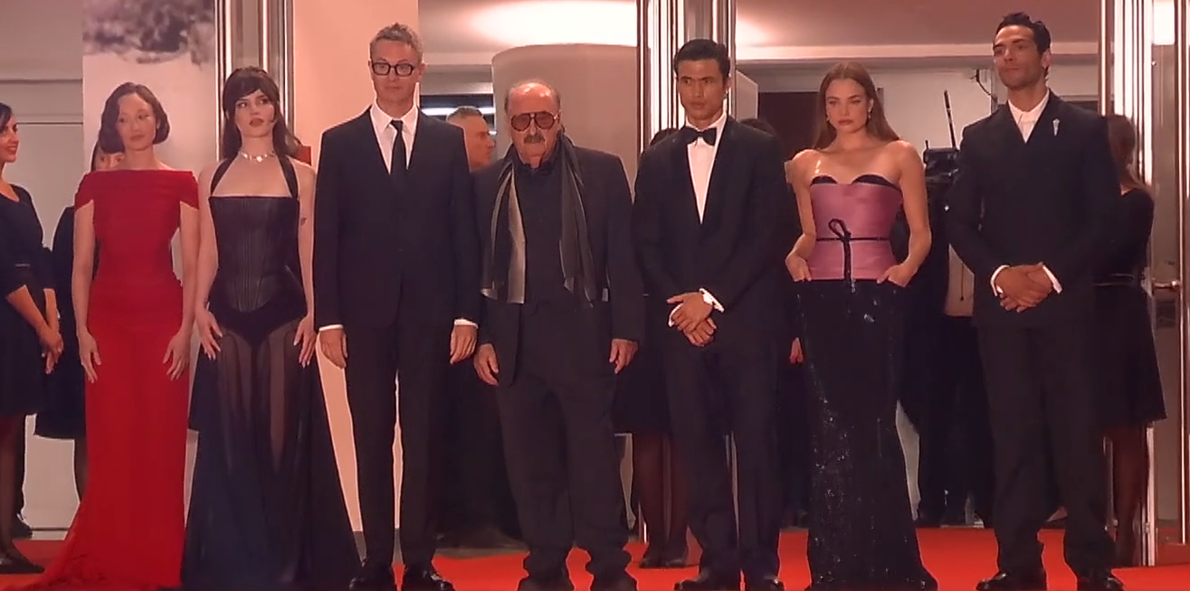 Montée des marches de l’équipe du film HER PRIVATE HELL réalisé par Nicolas WINDING REFN