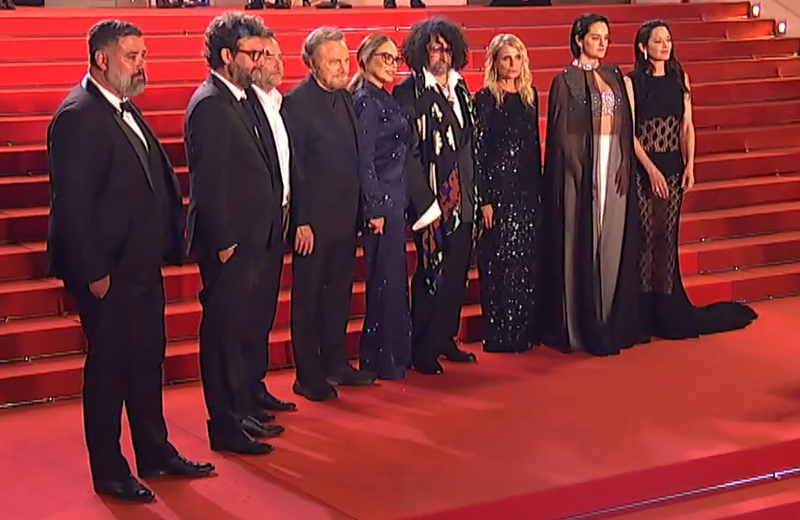Montée des marches de l’équipe du film ROMA ELASTICA réalisé par Bertrand MANDICO