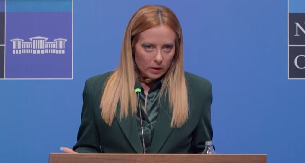 L'Italie de Giorgia Meloni envisage de suspendre l'Espagne de l'espace Schengen après l'afflux massif de 50 000 migrants le jeudi 30 juillet 2026