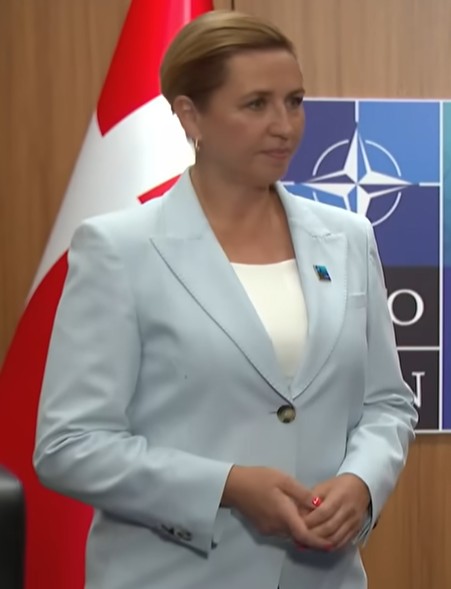 La Première Ministre Danoise, Mette Frederiksen, face à des critiques sur son physique après son soutien à Zelensky en Ukraine ce mardi 25 août 2026