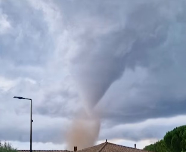 Tornade dévastatrice au sud de Carcassonne : 500 maisons endommagées dans un village de 1 000 habitants ce lundi 24 août 2026