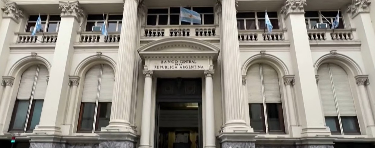 Réforme de la Banque centrale d'Argentine : la Chambre des représentants valide le plan de Javier Milei pour lutter contre l'inflation, en attente du feu vert du Sénat ce vendredi 28 août 2026