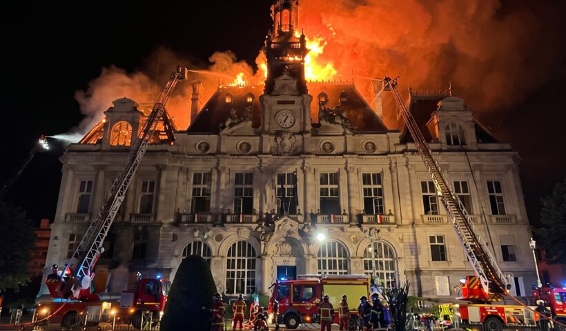 Incendie à Limoges : la mairie, symbole de la République, victime des casseurs lors de la mobilisation contre la vie chère ce samedi 17 octobre 2026
